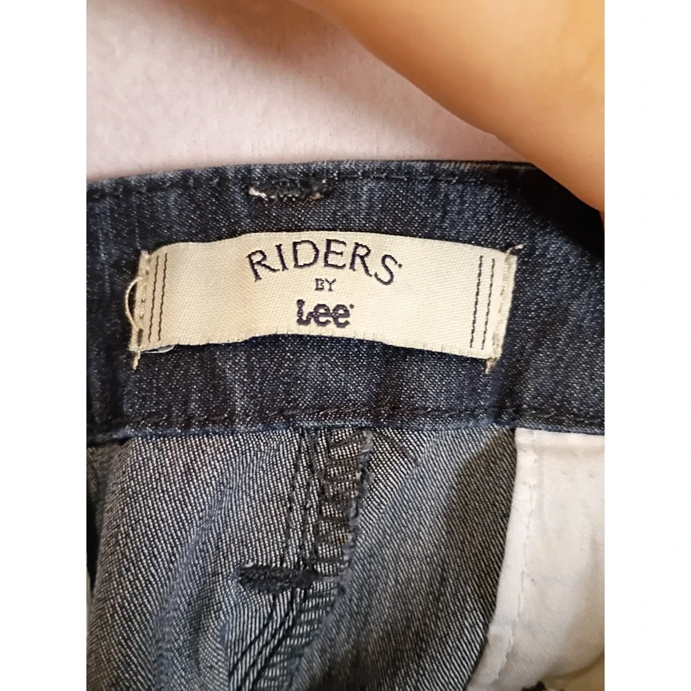 Classic Riders by Lee Womens 18 M Dark Wash Indigo Stretch Straight Leg Pants